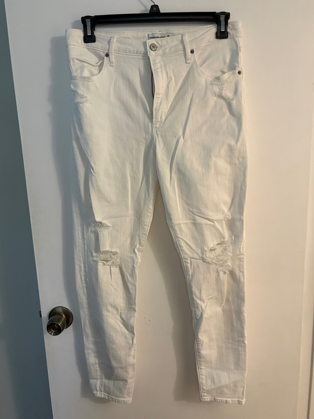Abercrombie & Fitch White Ripped Skinny Jeans